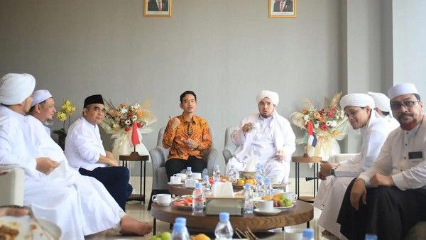 Gibran Silaturahmi dengan Habib Jindan dan Habib Ali Kwitang